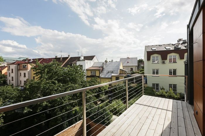 Fotografie nemovitosti - Praha, moderní zařízený byt k pronájmu 3+kk (60m2), ulice Bořanovická, Kobylisy, terasa