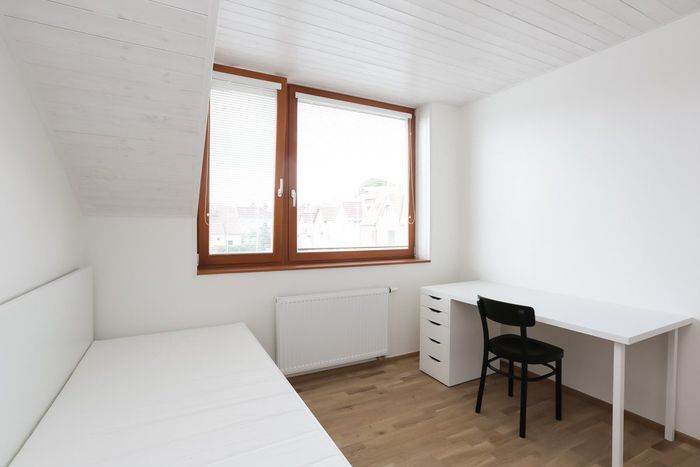 Fotografie nemovitosti - Prague, modern furnished apartment for rent 3+kk (60m2), street Bořanovická, Kobylisy, terrace