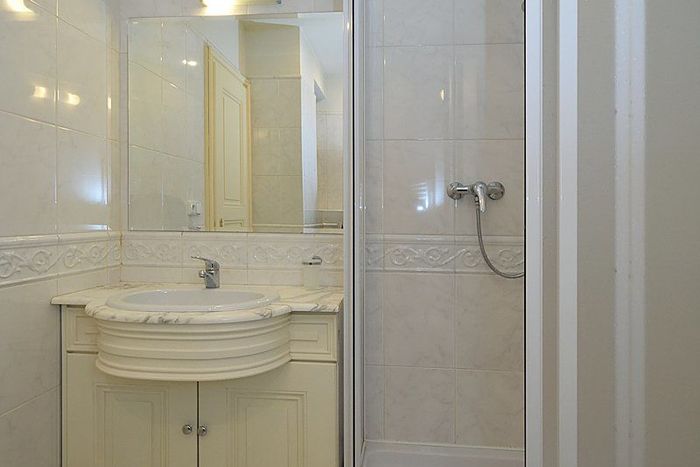 Fotografie nemovitosti - Prague, luxury, fully furnished apartment 4 + kt, 120,2 sqm, 2x bathroom, residence Truhlarska
