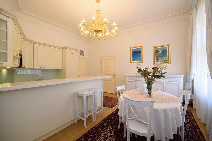 Fotografie nemovitosti - Praha, pronájem, luxusní kompletně zařízený byt 4+kk, 121,9 m2, 2x koupelna, rezidence Truhlářská