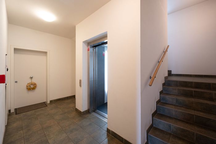 Fotografie nemovitosti - Prague, furnished apartment for rent  (65m2), Street Patanka, Dejvice, terrace, cellar, garage