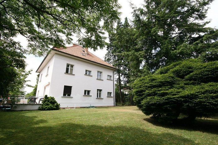 Fotografie nemovitosti - Prague, rent Villa 8+1 (580 m2), swimming pool, garage, sauna, garden, str. Nad údolím - Hodkovičky