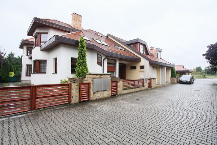 Fotografie nemovitosti - Rent Prague, family house 8+1 (384m2), garden (1327m2), indoor pool, terrace, fireplace, Prague 4
