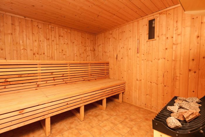 Fotografie nemovitosti - Luxury family house in Pruhonice, 7+1, 350sq.m., garden, 2xgarage, sauna,calm locality