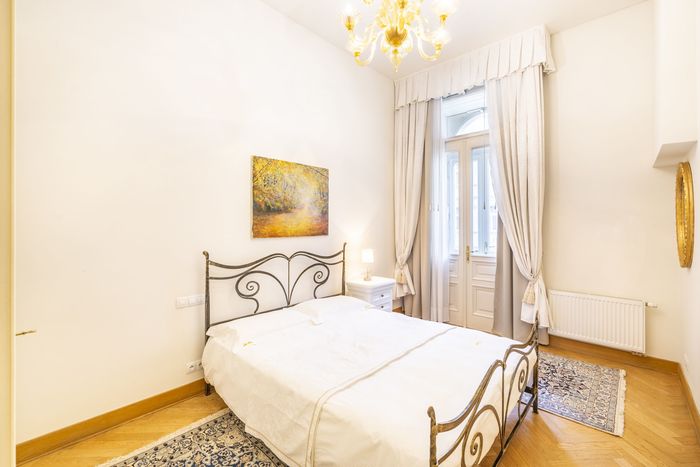 Fotografie nemovitosti - Pronájem Praha, luxusní kompletně zařízený byt 3+kk, 98m2, bazén, klimatizace, Vinohrady