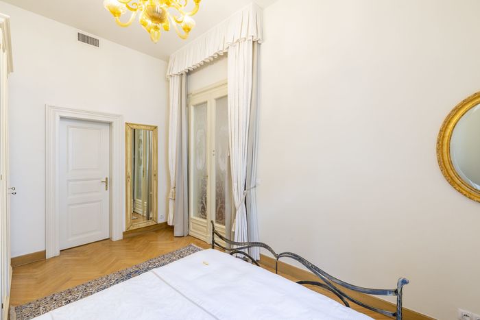 Fotografie nemovitosti - Pronájem Praha, luxusní kompletně zařízený byt 3+kk, 98m2, bazén, klimatizace, Vinohrady