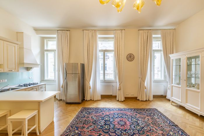 Fotografie nemovitosti - Rent Prague, luxury fully furnished apartment 3+kk, 98m2, swimming pool, air conditioning, Vinohrady