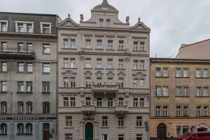 Fotografie nemovitosti - Prague, unfurnished apartment 1kk (47 sqm) for rent with a gallery, Lípová Street - Nové Město
