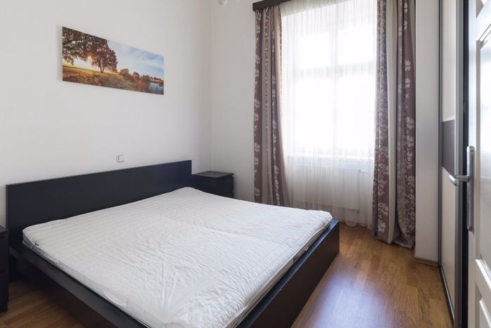 Fotografie nemovitosti - Rent Prague, spacious, furnished apartment 2+KK (70m2), Senovážné Náměstí
