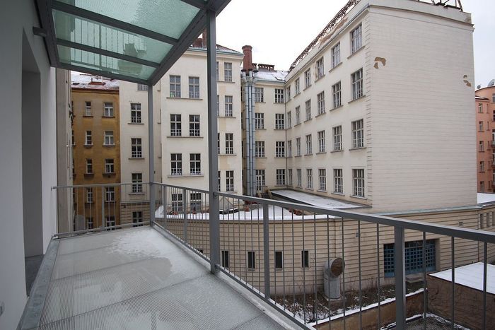 Fotografie nemovitosti - Praha, nezařízený byt 2kk, 89 m2 k pronájmu, parkování, terasa, Laubova ul.-Vinohrady