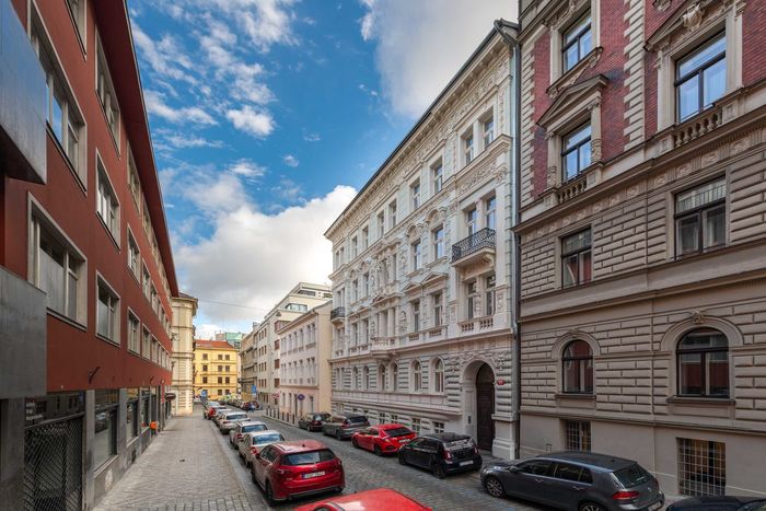 Fotografie nemovitosti - Praha 1, plně vybavený apartmán 1+kk (26,40 m²) k pronájmu, balkon, luxusní lokalita- ulice Příčná