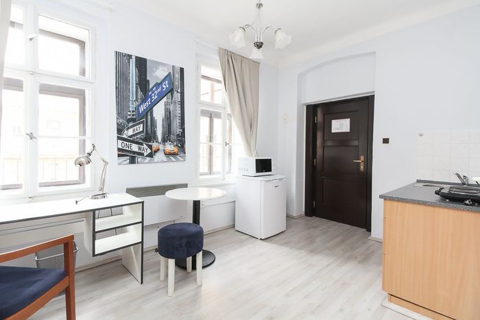 Fotografie nemovitosti - Praha, krásný zařízený byt k pronájmu i na kratší dobu než 1 rok, 1+kk (19m2), ulice Cimburkova