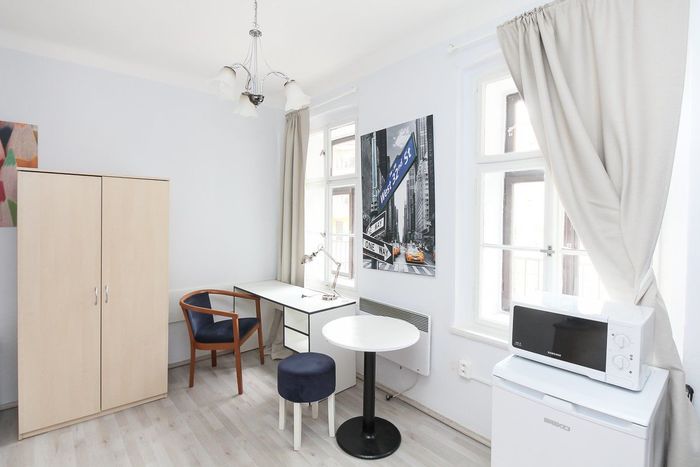Fotografie nemovitosti - Praha, krásný zařízený byt k pronájmu i na kratší dobu než 1 rok, 1+kk (19m2), ulice Cimburkova
