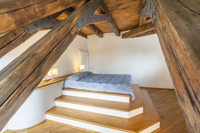 Fotografie nemovitosti - Prague, deluxe, fully furnished attic apartment 4+1 for rent, Vlašská str., Mala Strana, 221 sqm