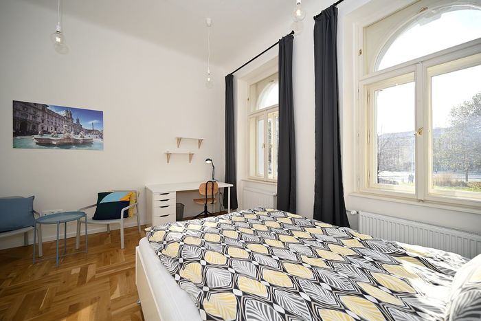 Fotografie nemovitosti - Prague, residential housing, rent a beautiful room 16m²,  nám.Kinských, available from July 2024