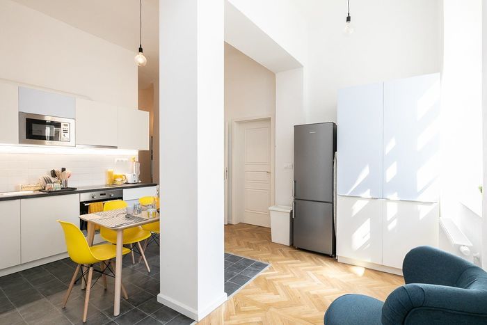 Fotografie nemovitosti - Prague, residential housing, beautiful room for rent (12 m2), Kinských street,from July 2024