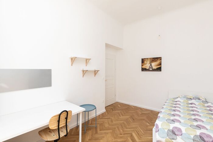 Fotografie nemovitosti - Residential housing,rent a beautiful room 15m2,after recon.,nám.Kinských,Prague 5,from July 2024